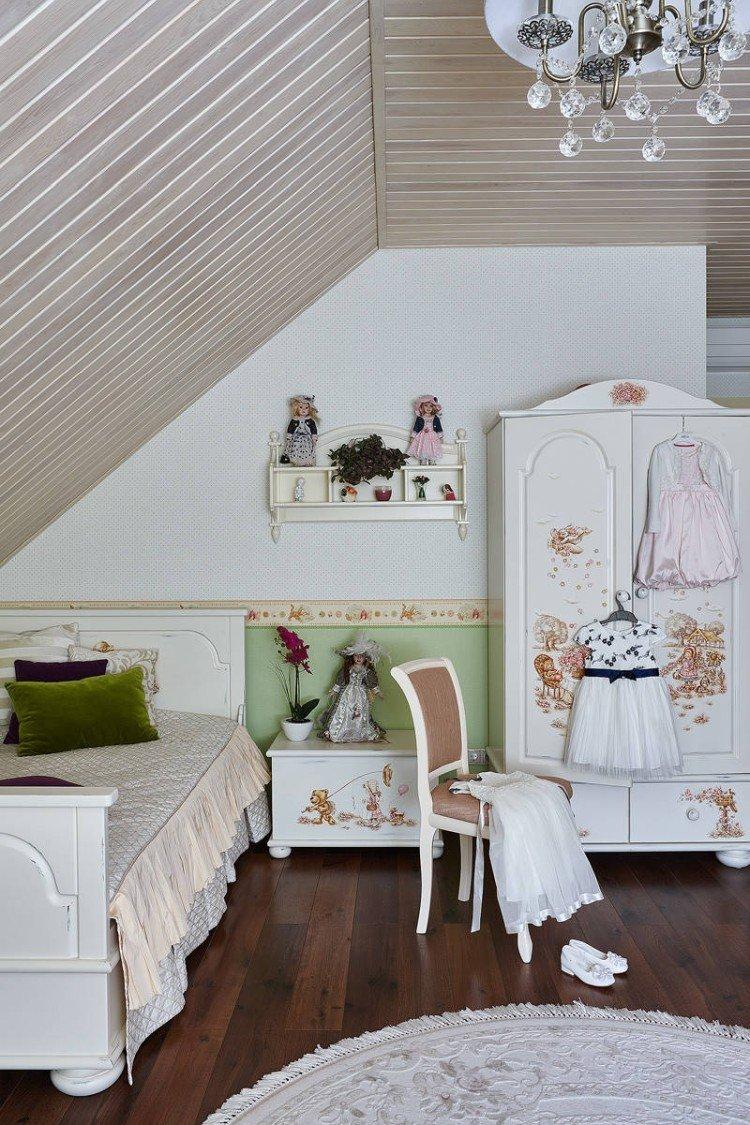 Conception d'une chambre d'enfants dans le grenier - photo