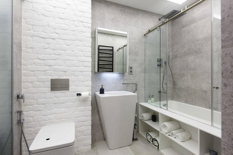 Conception d'une salle de bain combinée 5 m². - des photos de vrais intérieurs