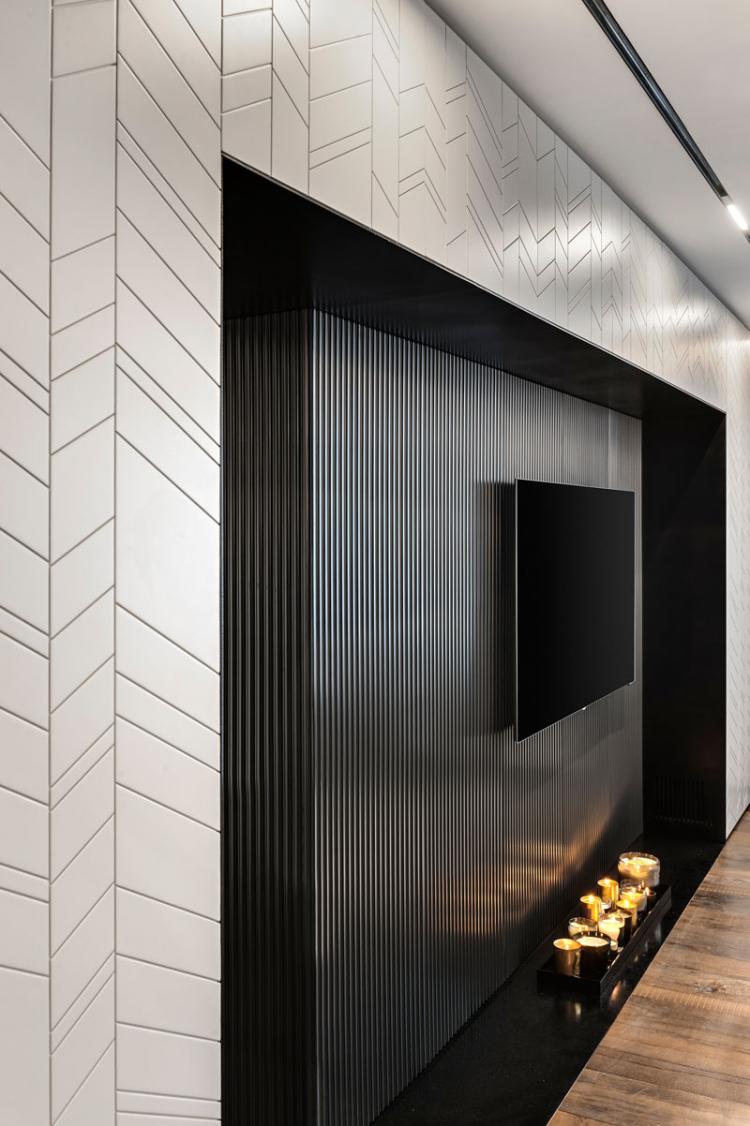 Mur métallique avec TV - Design