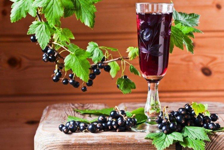 Vin de cassis maison aux raisins secs - recette comment faire