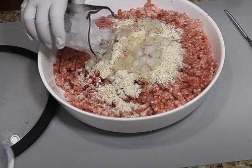 Saucisse de Cracovie maison - recette étape par étape