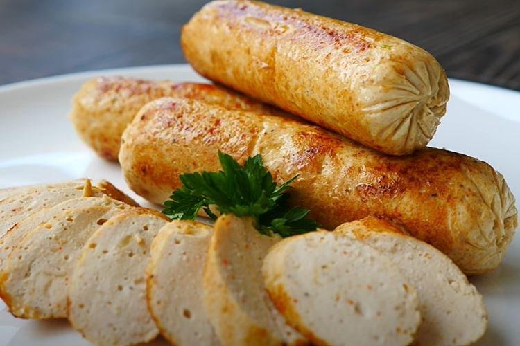 Saucisse de poulet maison sans coquille - recette pas à pas avec photo