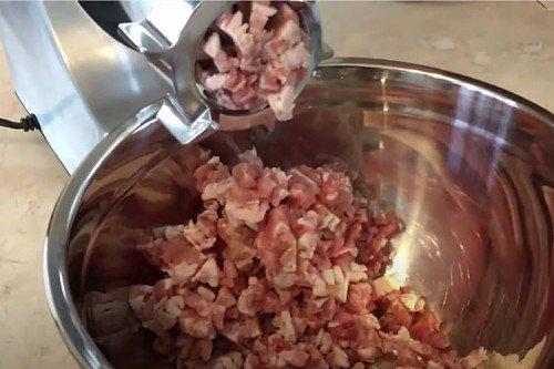 Saucisson salé maison - recette étape par étape