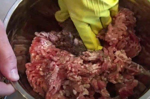 Saucisson salé maison - recette étape par étape