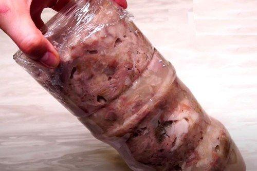 Saucisse de porc maison dans une bouteille - une recette étape par étape