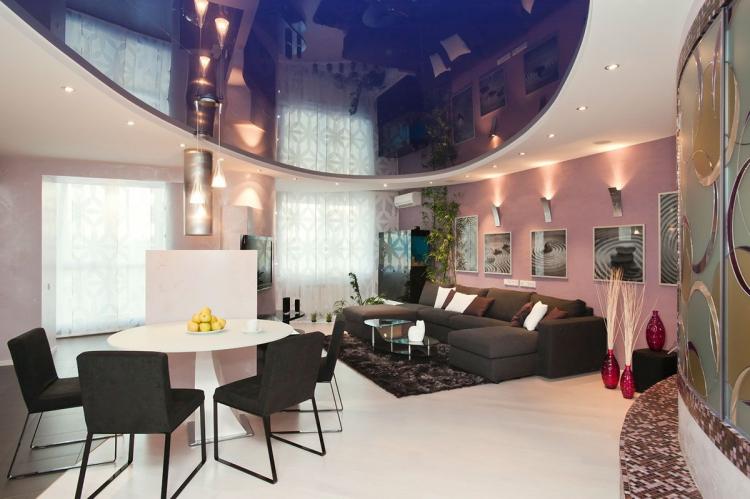 Plafonds tendus à deux niveaux dans le salon