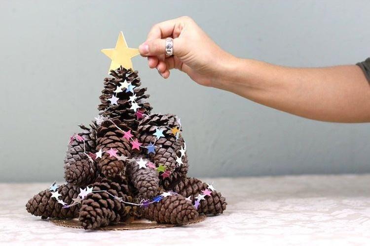 Sapin de Noël DIY fait de cônes - photos et idées