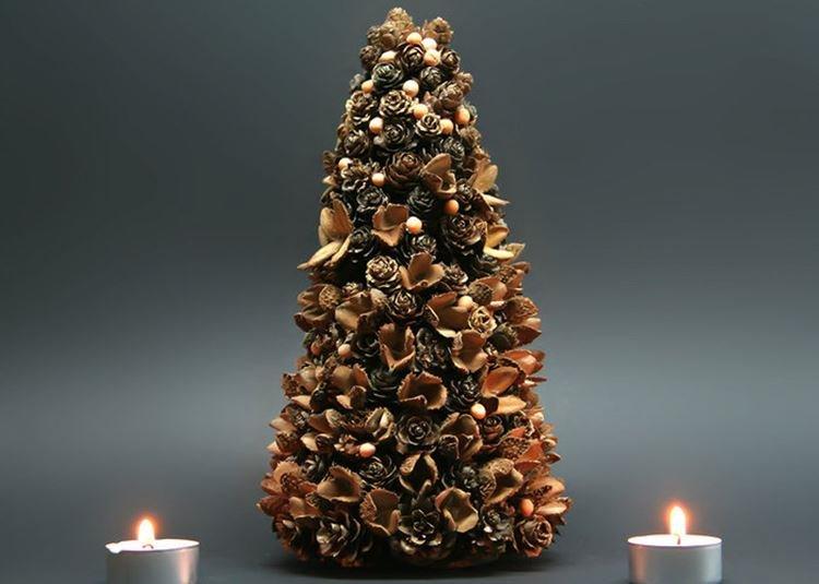 Sapin de Noël DIY fait de cônes - photos et idées