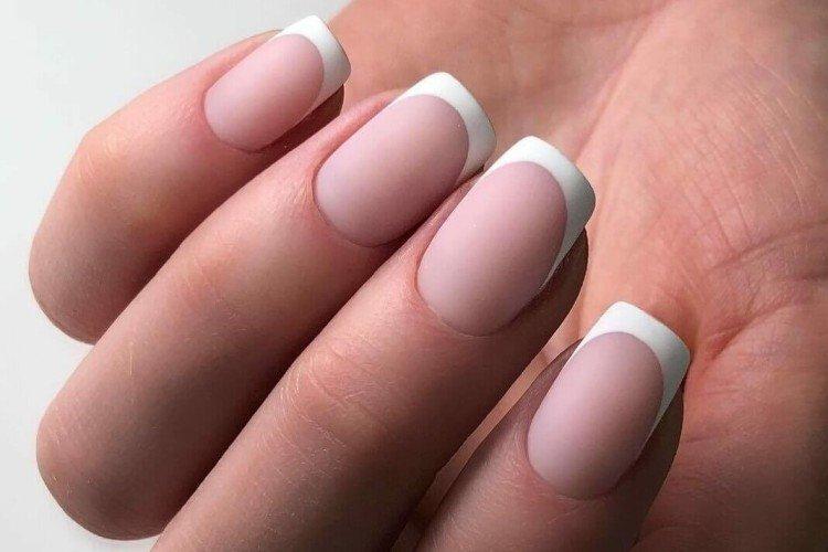 Carré souple - Formes d'ongles pour manucure