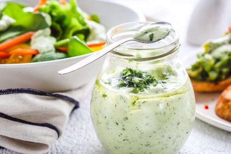 Sauce au fromage aux herbes