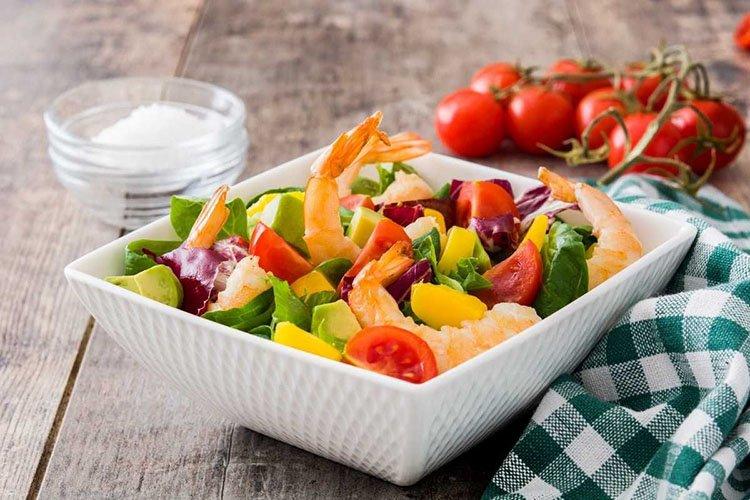 Salade de fruits de mer aux graines de grenade