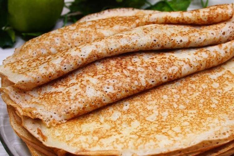 Crêpes maigres à la levure fraîche