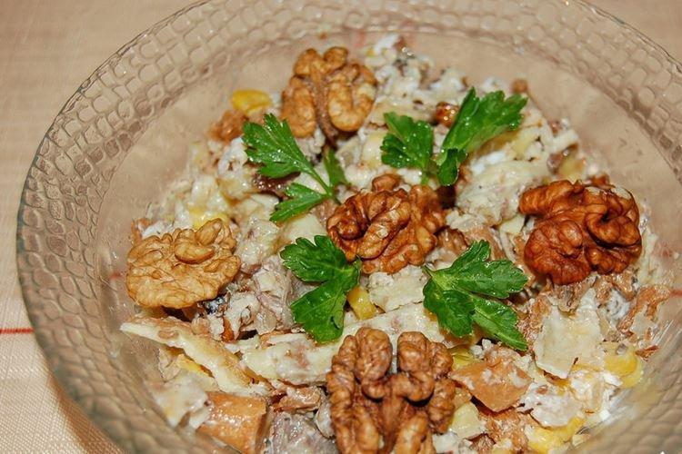 Salade de langue de boeuf et crêpes aux oeufs