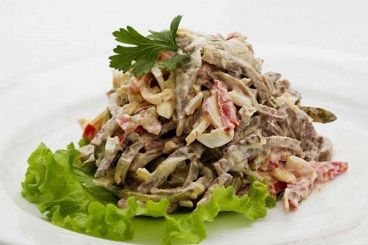 Salade de langue de boeuf et croûtons