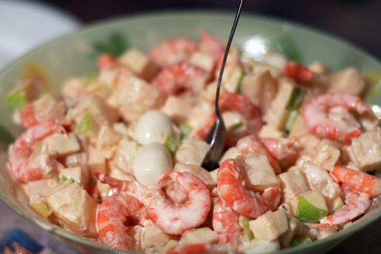 Salade de crevettes et pommes