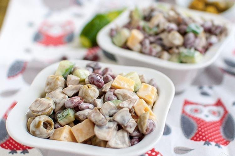 Salade de haricots et fromage