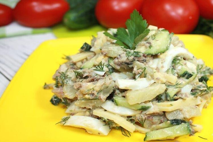 Salade de poisson en conserve et ananas