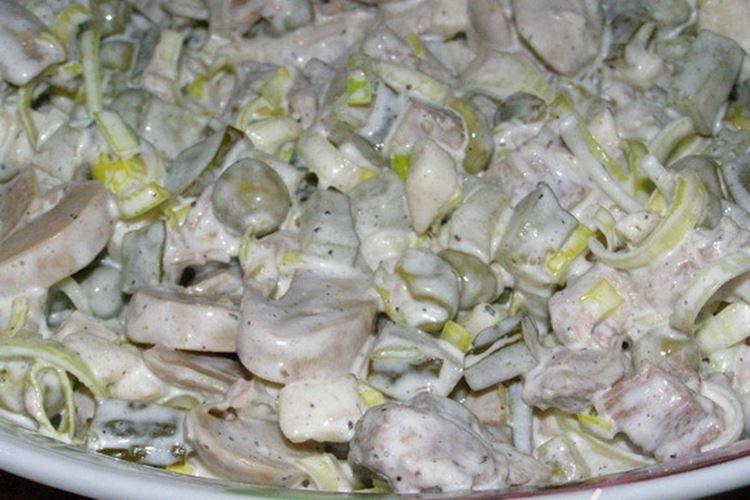 Salade de champignons marinés et poireaux