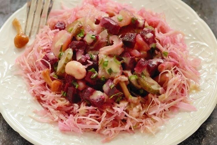 Salade de chou et champignons marinés