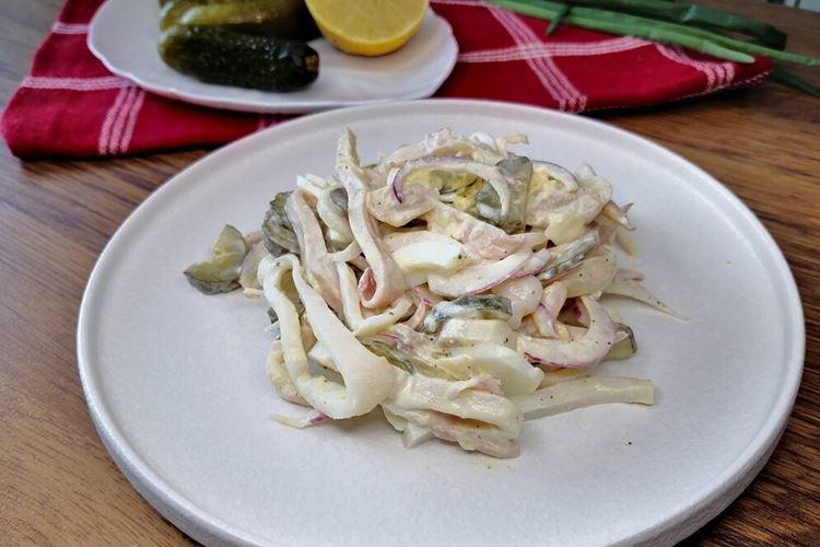 Salade de calamars et champignons marinés