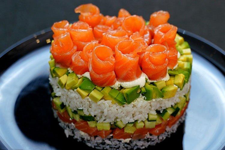 Salade de riz et poisson rouge