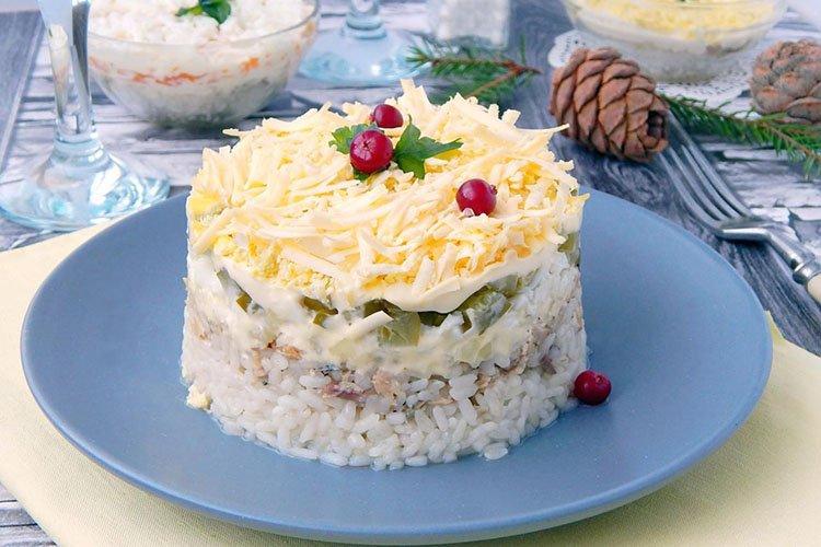 Salade de riz, hareng et kiwi