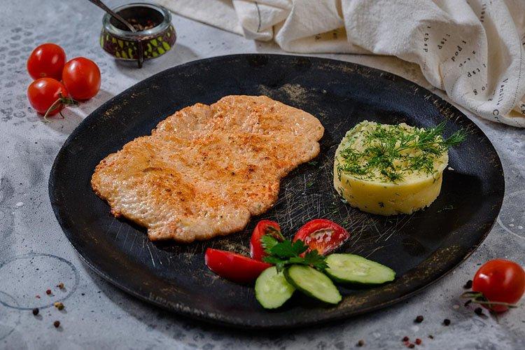 Côtelettes de poulet en pâte de pommes de terre