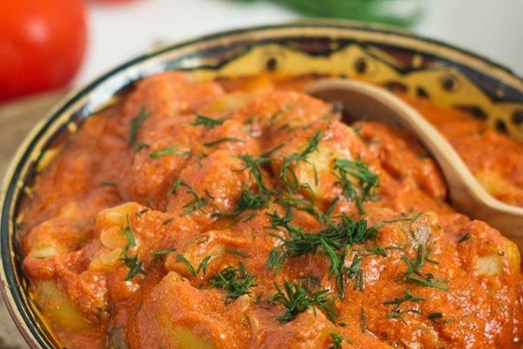 Courgettes à la sauce tomate-crème aigre