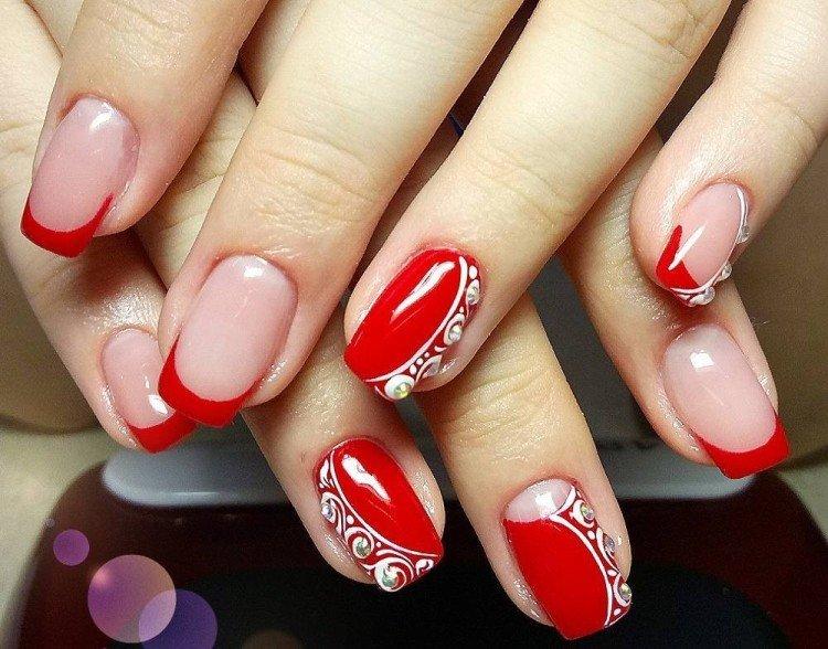 Manucure rouge et blanche