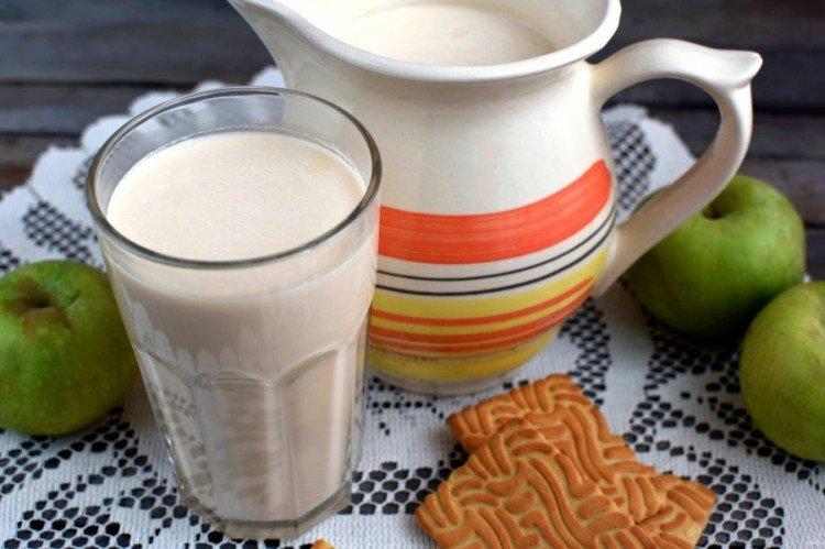 Lait cuit sur la cuisinière