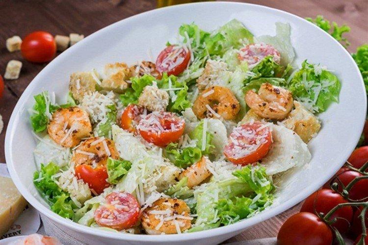 Salade César aux crevettes