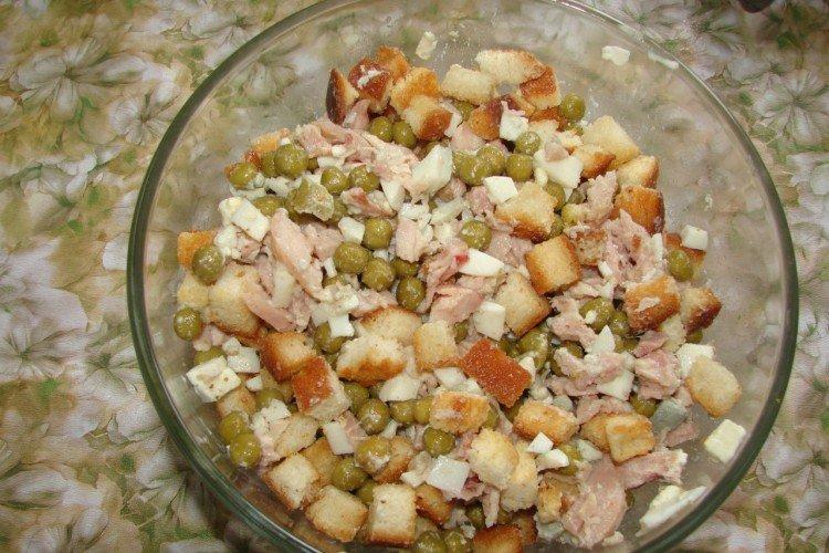 Salade aux cuisses fumées et petits pois