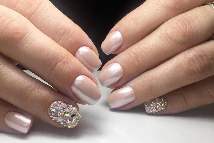 Manucure beige - photos et idées