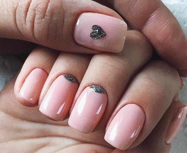 Manucure neutre rose