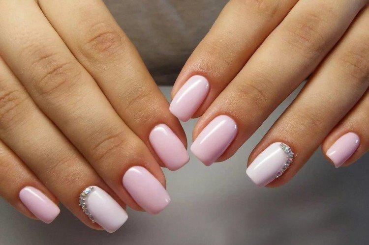 Manucure rose - photos et idées