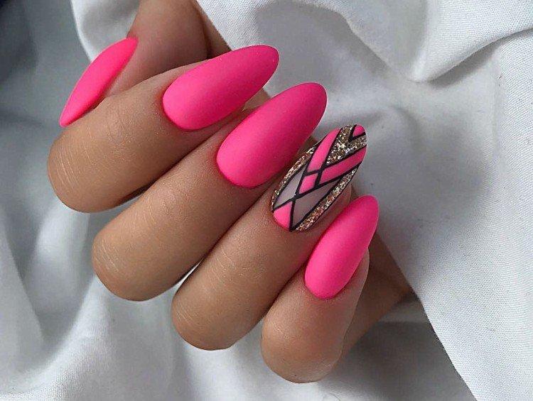 Manucure rose - photos et idées