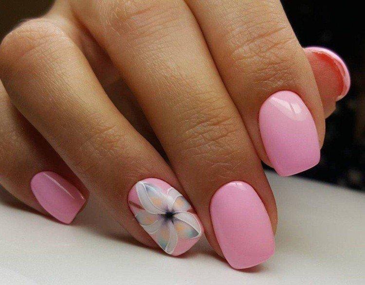 Manucure rose - photos et idées