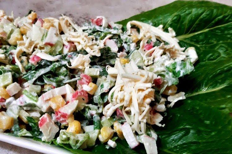 Salade de bâtonnets de crabe aux épinards