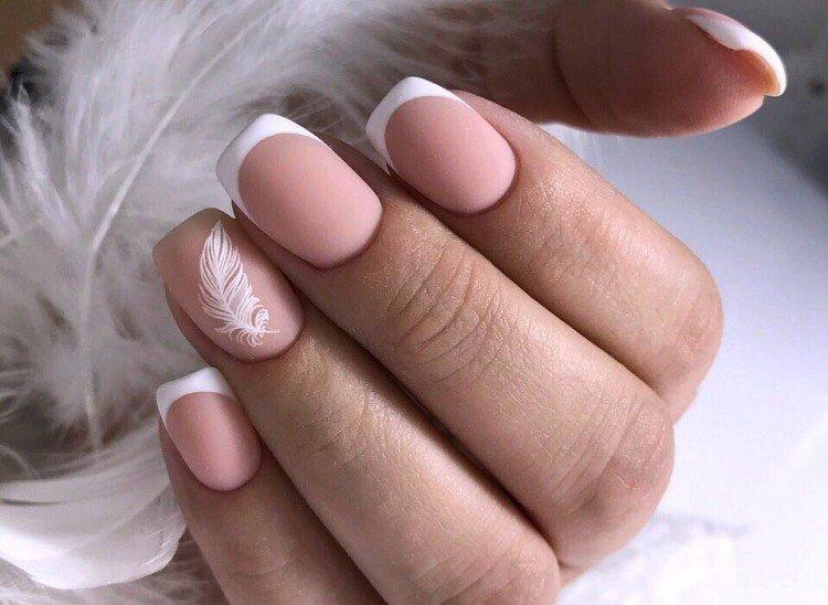 Manucure de mariage mate