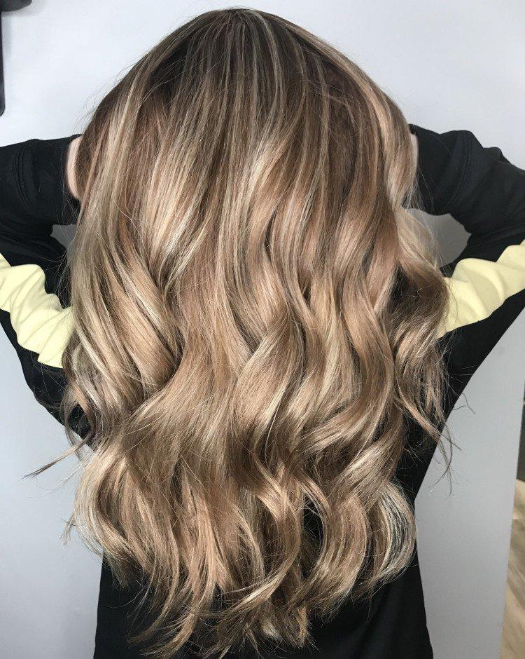 Balayage sur cheveux châtain clair - photos et idées