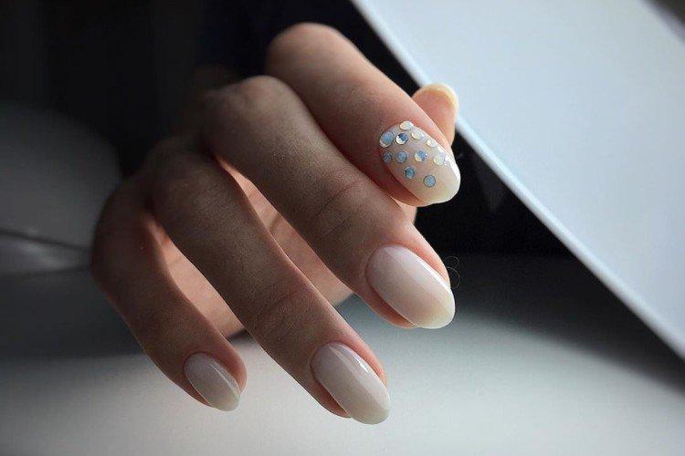 Manucure au lait - photos et idées