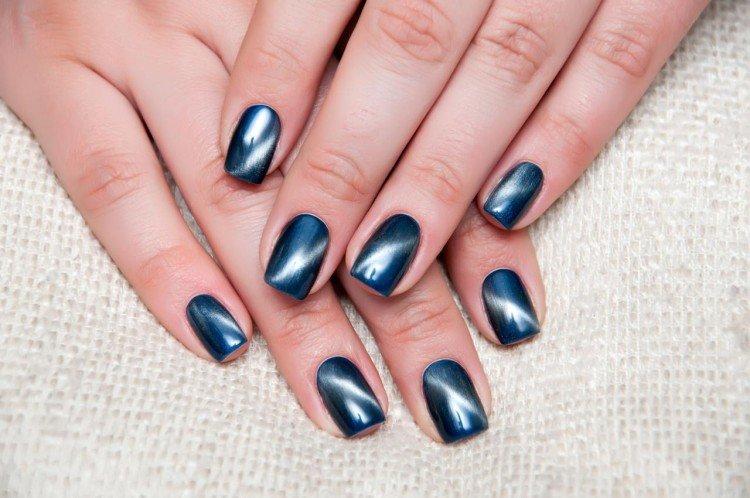 Manucure œil de chat pour ongles carrés 2021