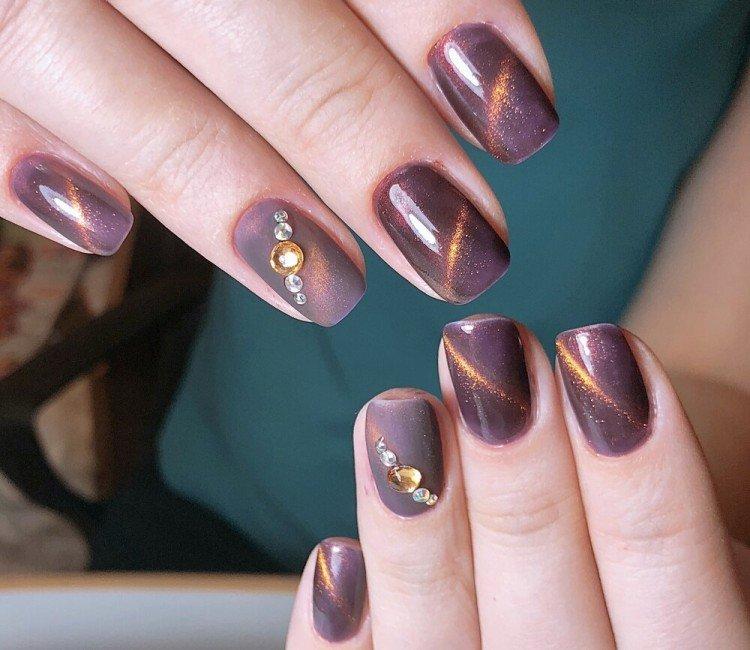 Manucure oeil de chat - photos et idées