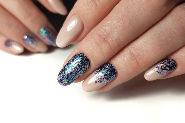 Grande manucure pailletée