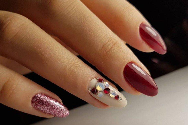 Manucure pailletée - photos et idées