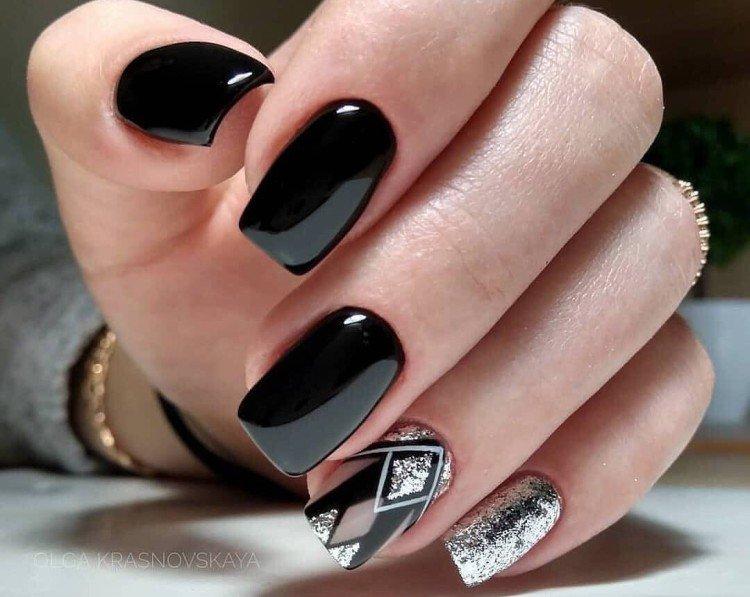 Manucure à paillettes sombres