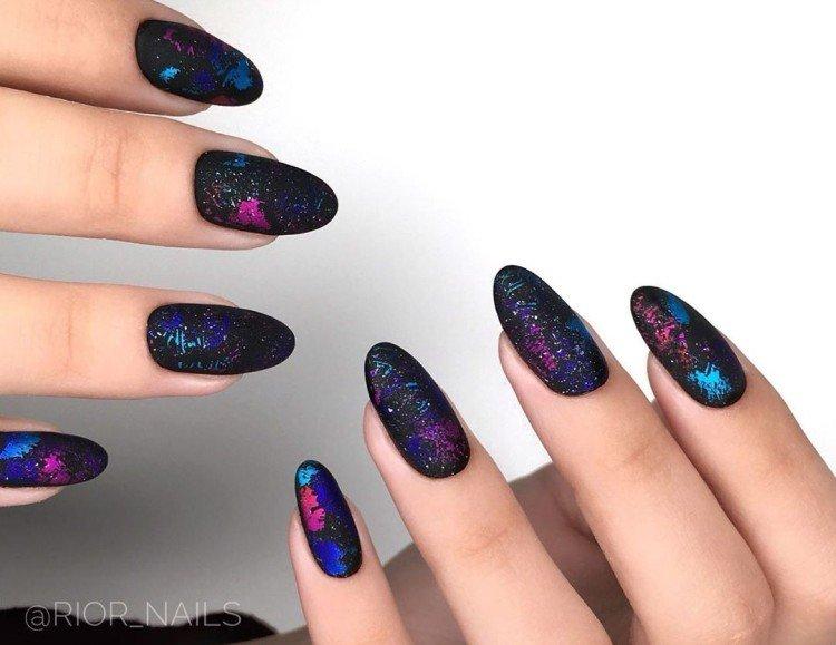 Manucure sombre - photos et idées