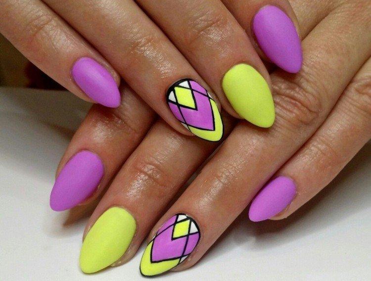 Manucure jaune-violet