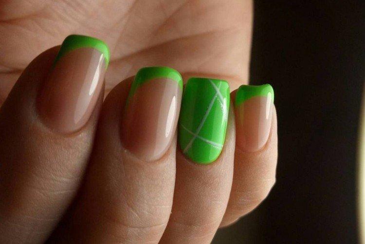 Manucure française verte