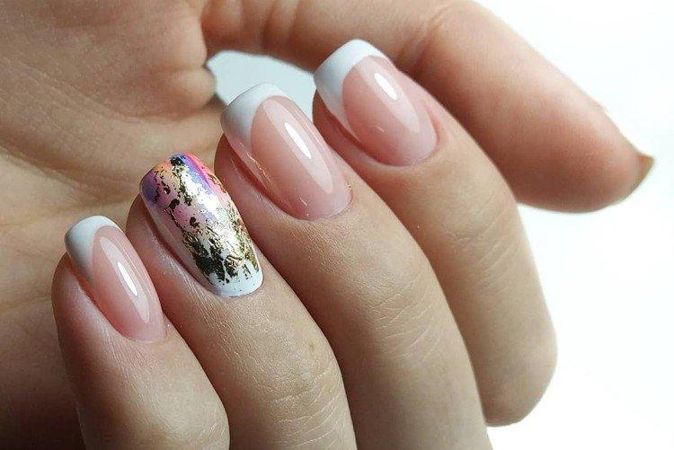 Manucure française et lunaire avec papier d'aluminium